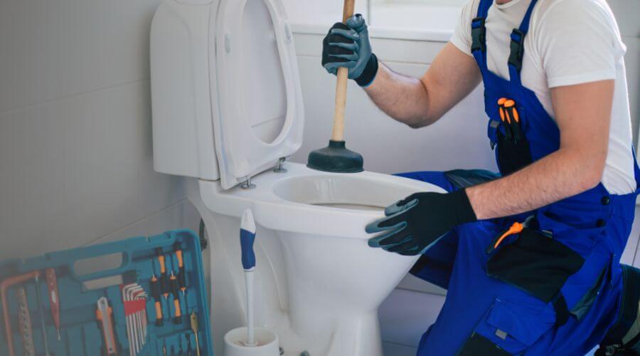 Expert burst pipe repair services in Pleasant Hope, MO